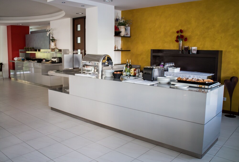 Food Court