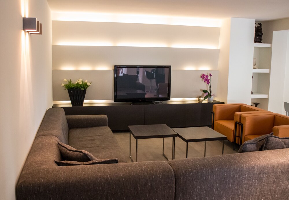 Hotel Lounge