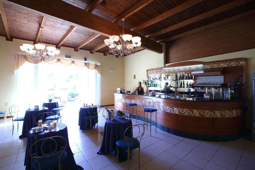 Bar a bordo piscina