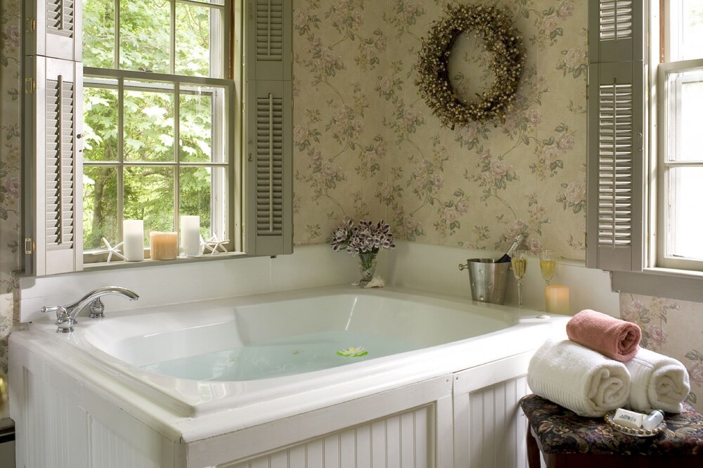 Jetted Tub
