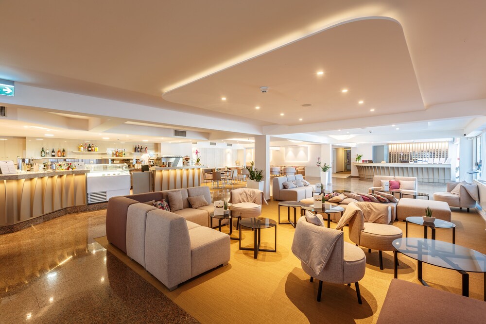 Hotel Lounge