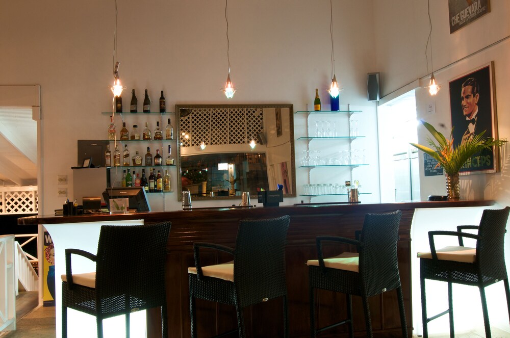 Hotel Bar