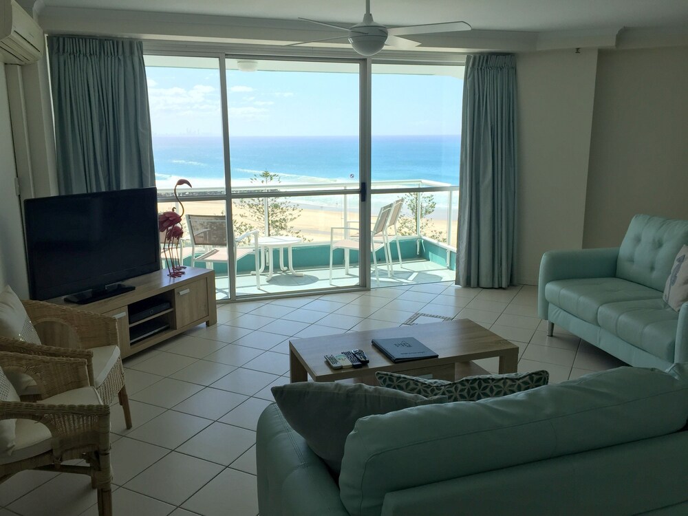 2 Bedroom Apartment - 3 Night Stay - Living Room