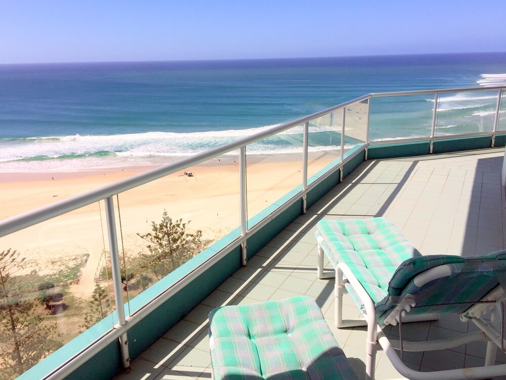 2 Bedroom Apartment - 3 Night Stay - Balcony
