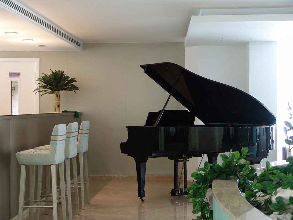 Hotel Lounge