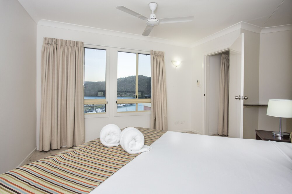 3 Bedroom Split Level Penthouse With Spa - Guestroom View