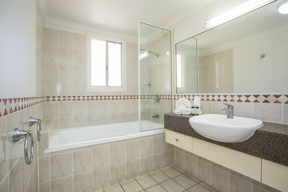 Deluxe Apartment, 1 Bedroom - Bathroom