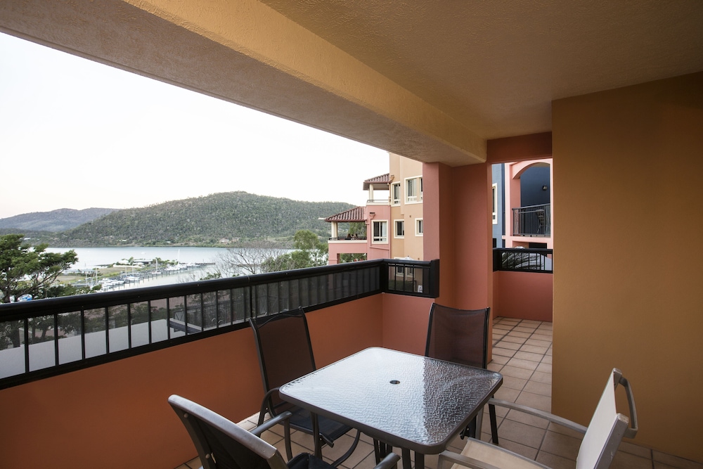 2 Bedroom Split Level Penthouse With Spa Bath - Terrace/Patio