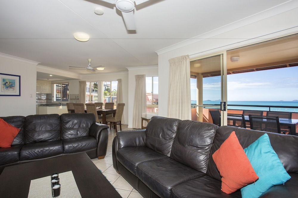 Luxury Penthouse, 3 Bedrooms - Living Area