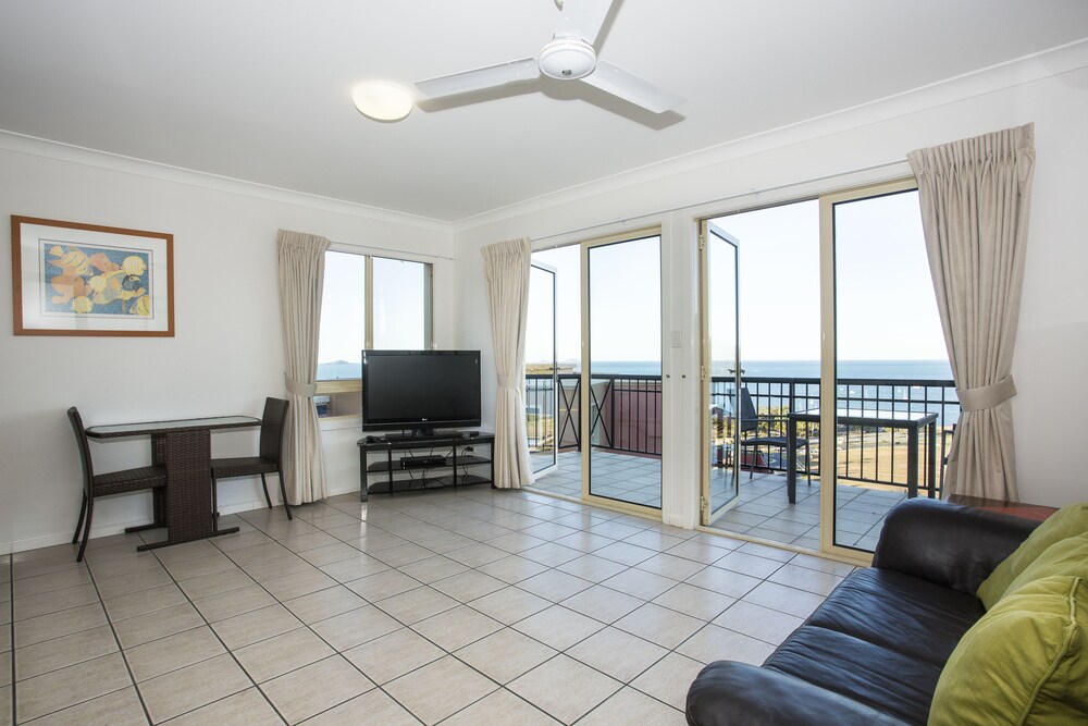 Executive Suite - Guestroom