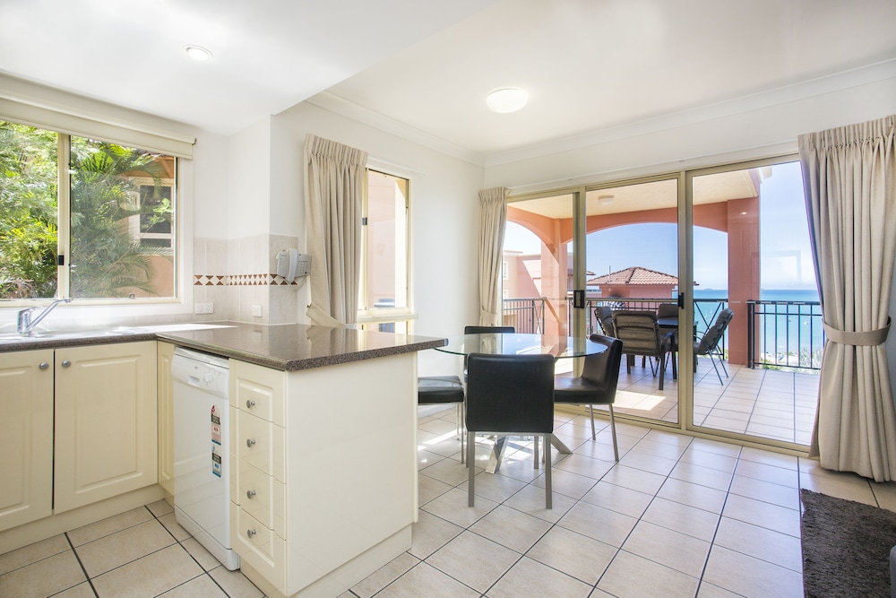 Deluxe Apartment, 1 Bedroom - In-Room Dining