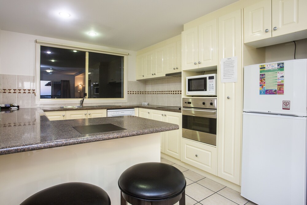 2 Bedroom Penthouse, 1 Bathroom - In-Room Kitchen