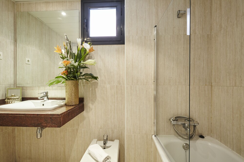 Salle de bain (Appartement Standard, 2 chambres)