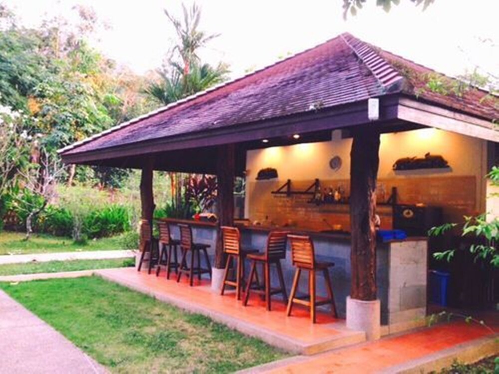 Hotel Bar
