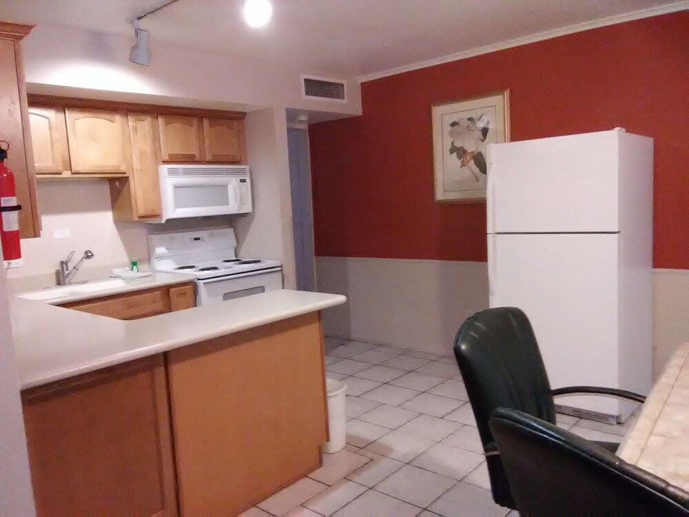 Suite, 2 Bedrooms - In-Room Kitchen