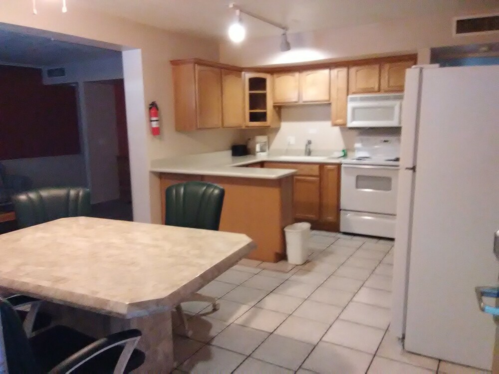 Suite, 2 Bedrooms - In-Room Kitchen