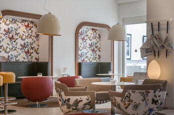 Hotel Bar