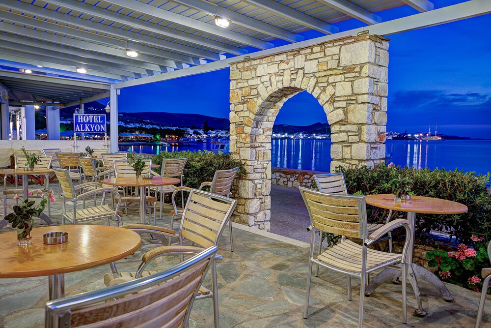 Hotel Bar