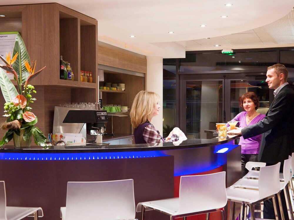 Hotel Bar