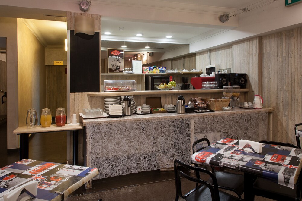 Hotel Lounge