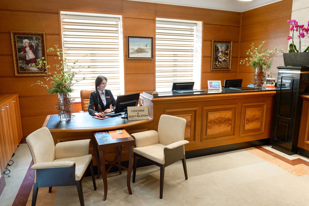 Concierge Desk