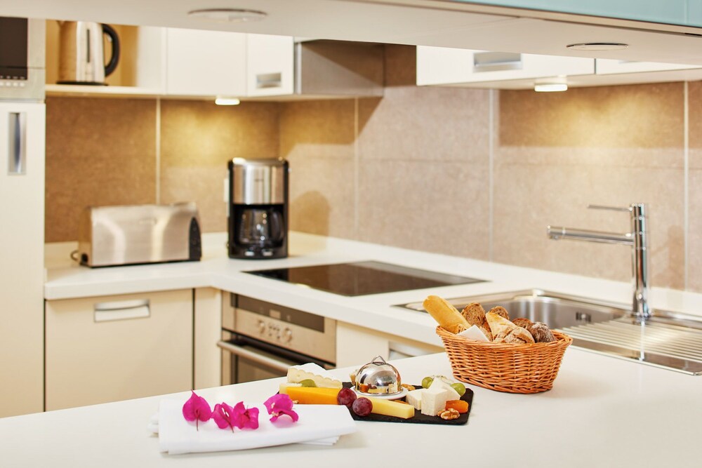 Suite, 2 Bedrooms (Sunrise) - In-Room Kitchen
