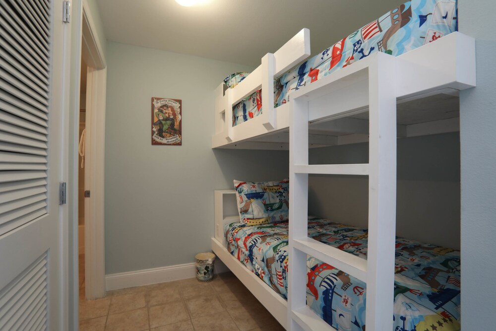 Condo, 3 Bedrooms (Gulf View) - Guestroom