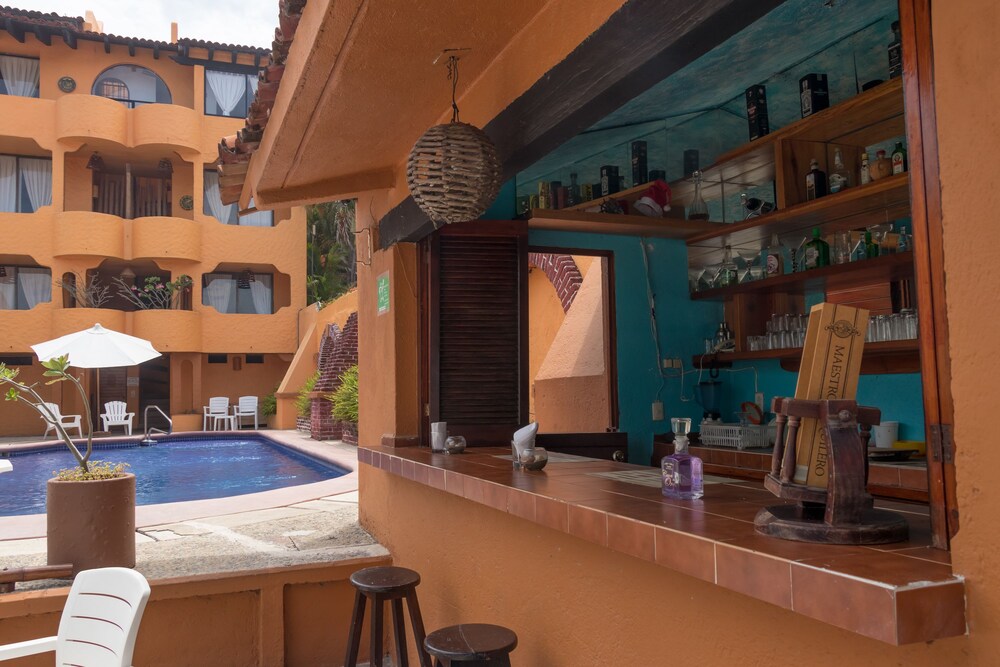 Poolside Bar