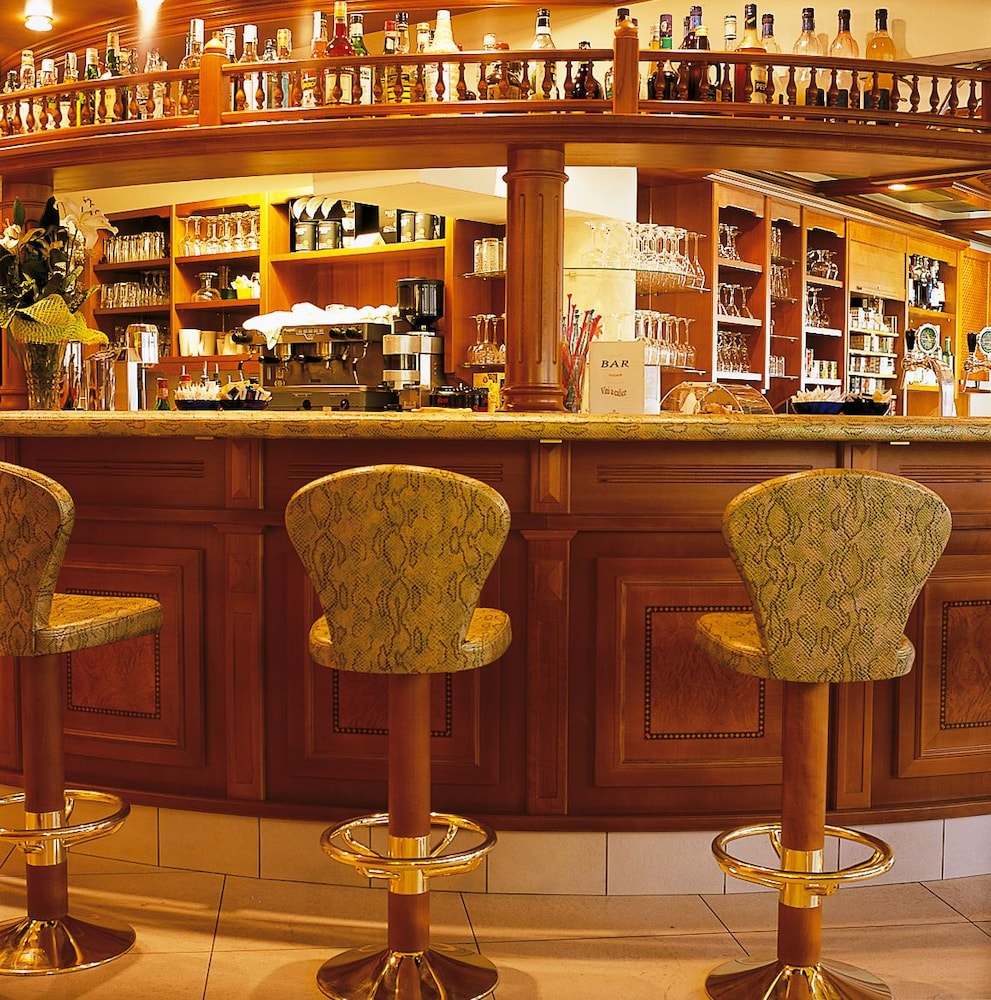 Hotel Bar
