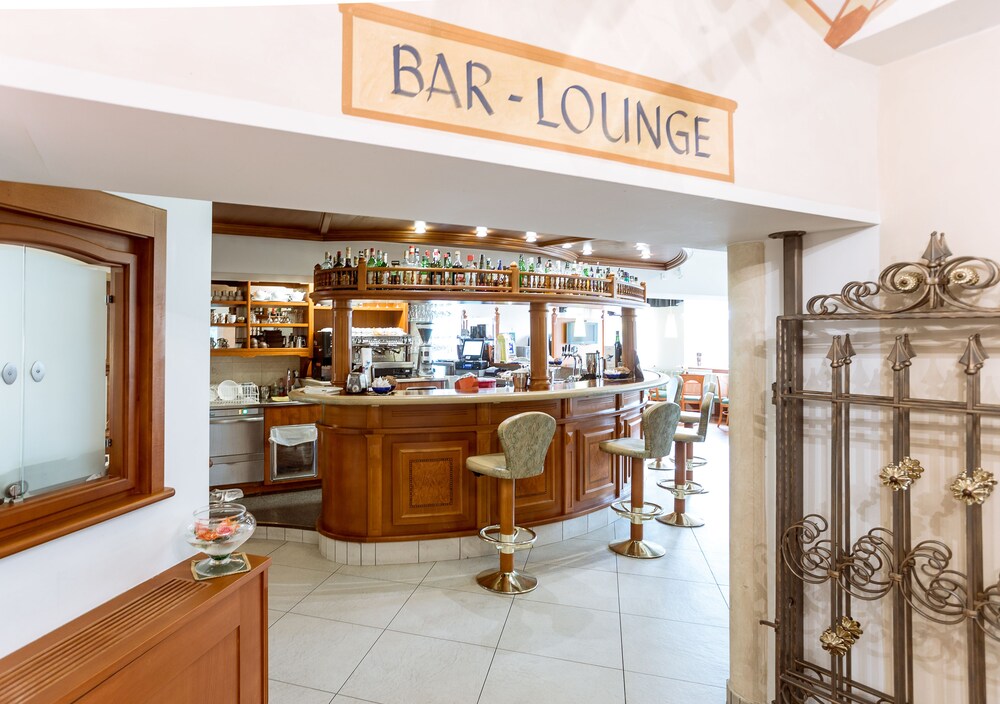 Hotel Bar