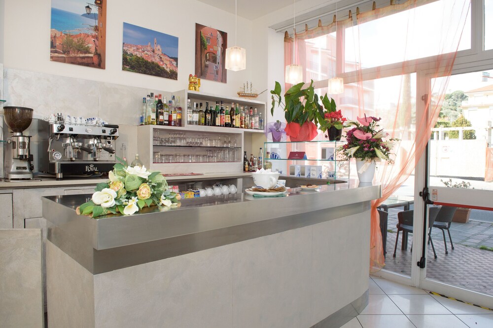 Hotel Bar