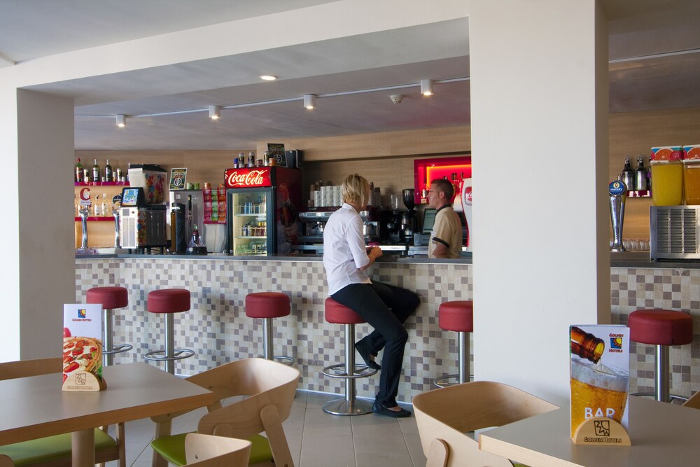 Hotel Bar