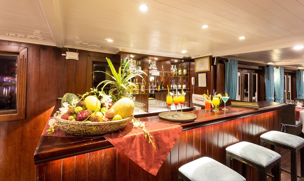 Hotel Bar