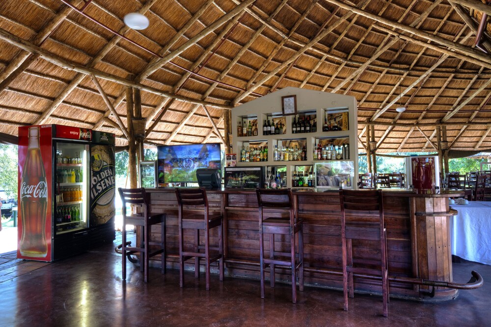 Poolside Bar