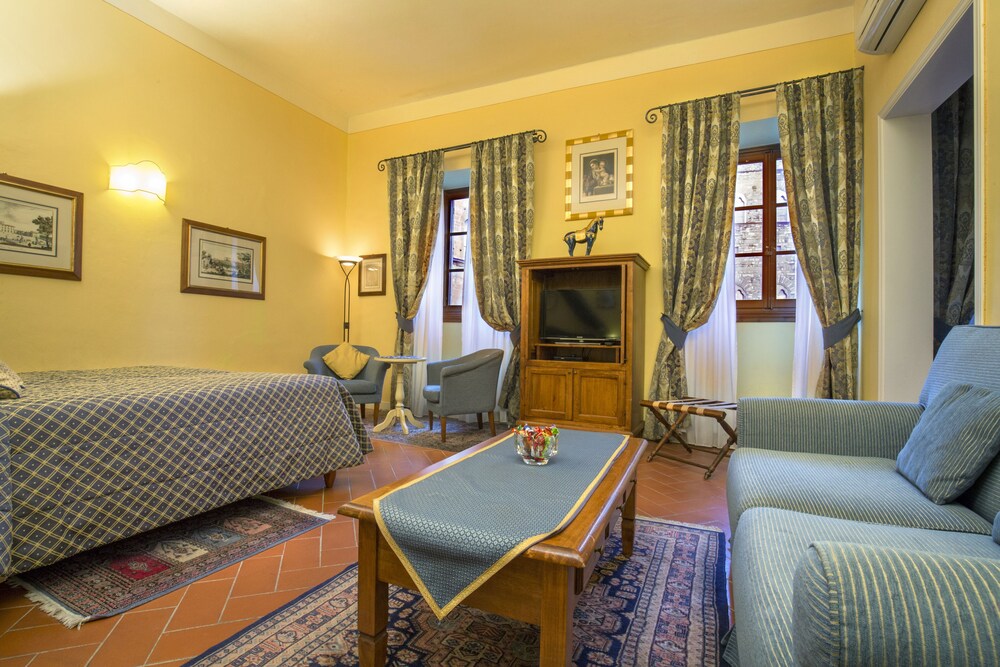 Junior Suite - Guestroom