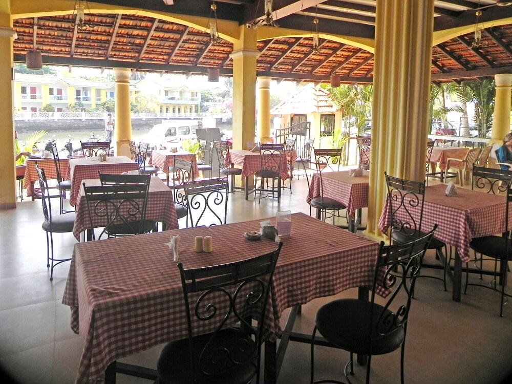 Family Dining
