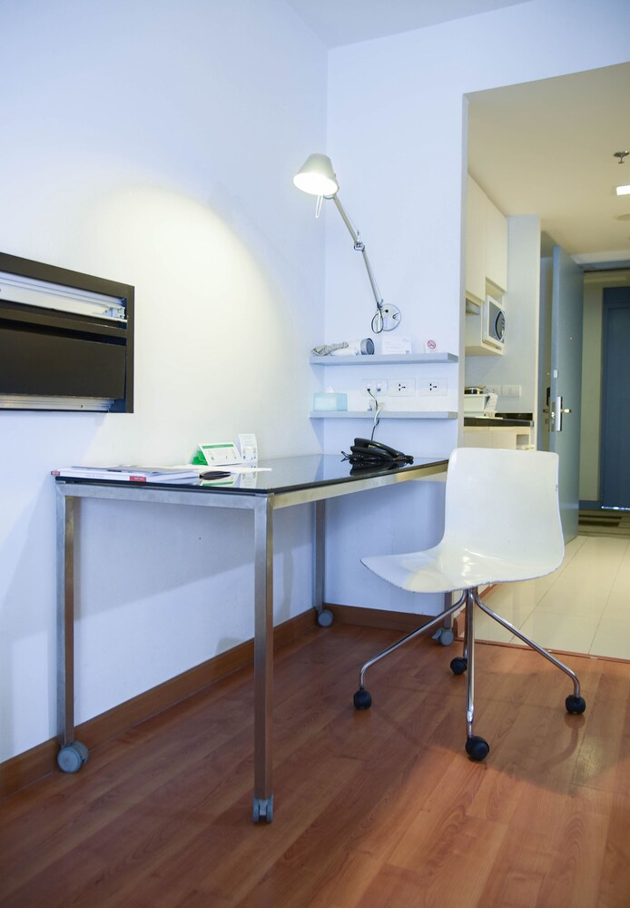 Executive Studio, 1 Double Bed, Kitchen - Living Area