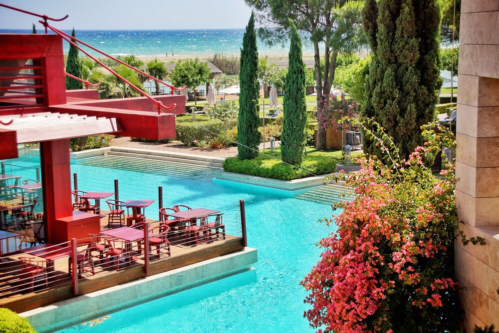 Poolside Bar