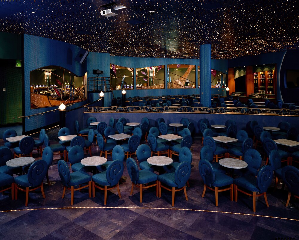 Hotel Lounge