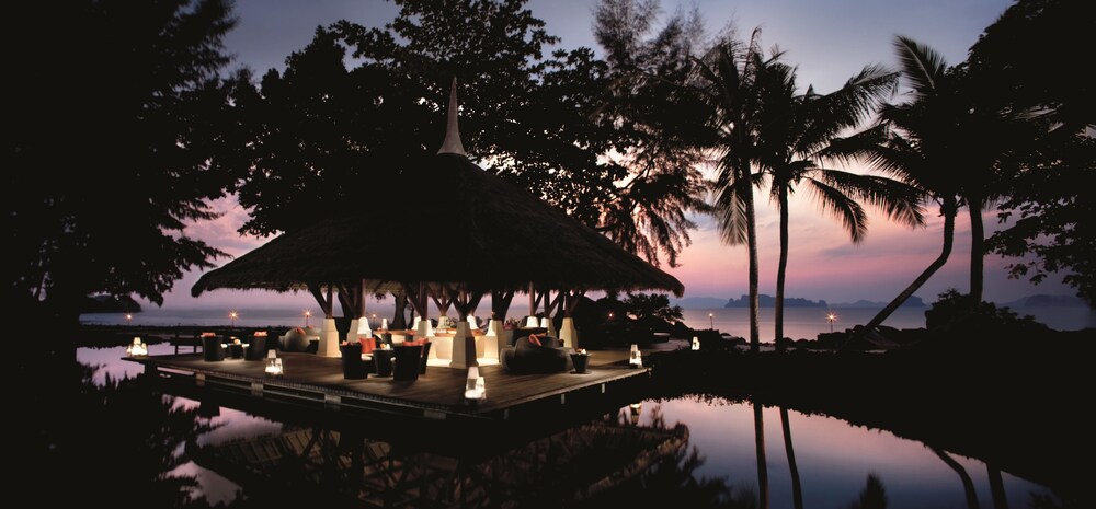 Poolside Bar