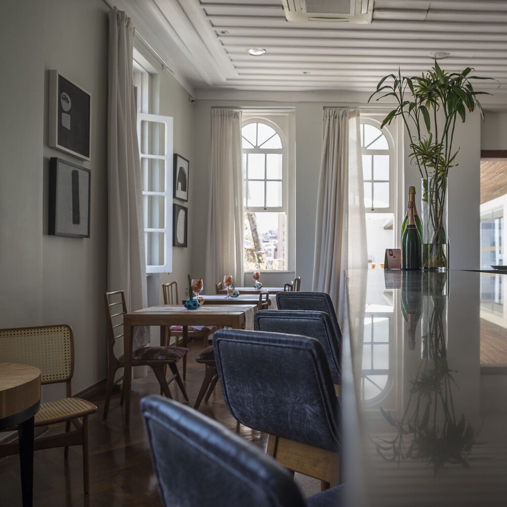Hotel Lounge
