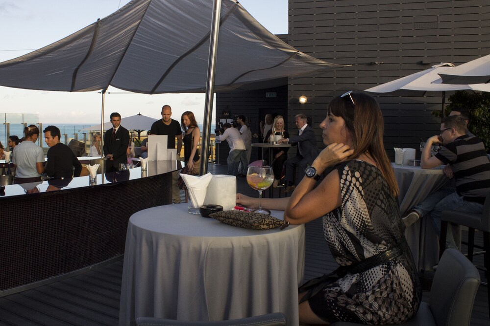Poolside Bar