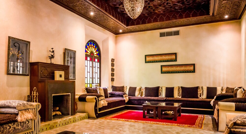 Hotel Lounge