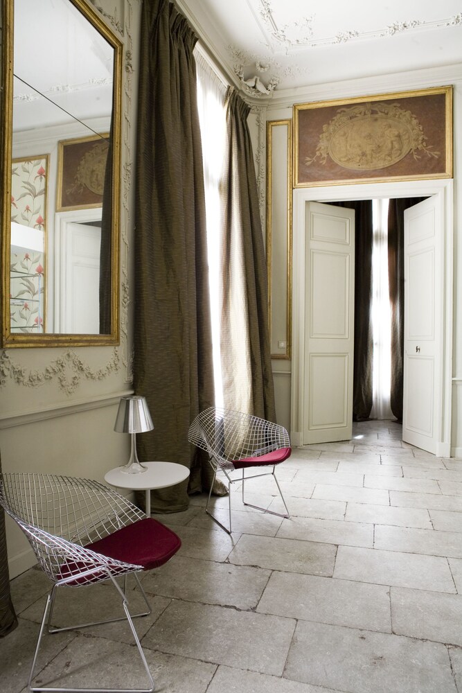 Luxury Room - Guestroom