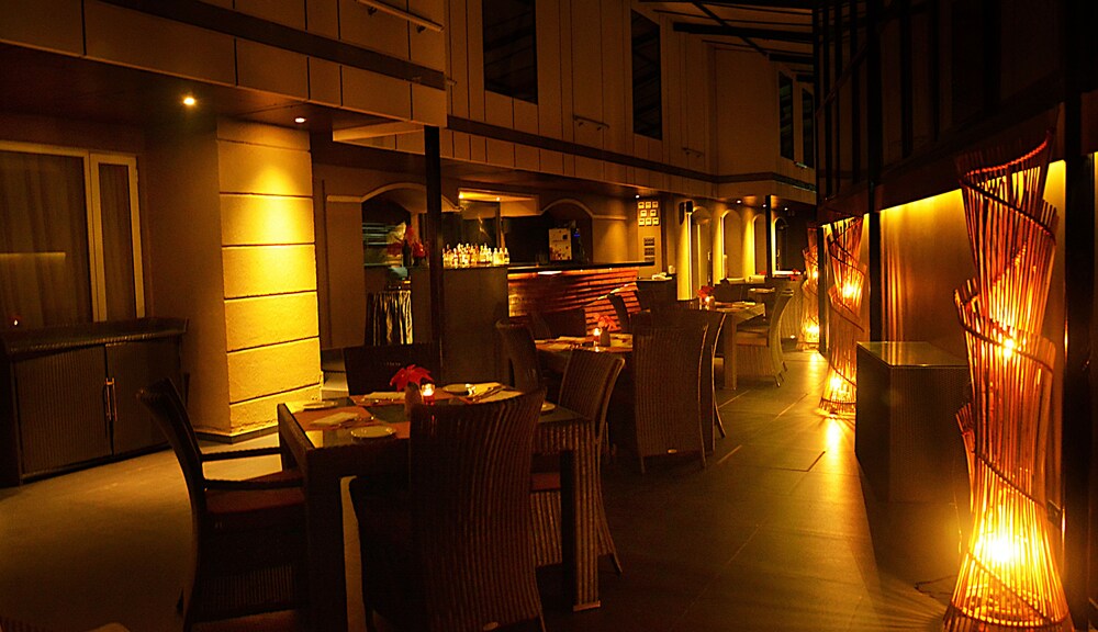 Hotel Lounge