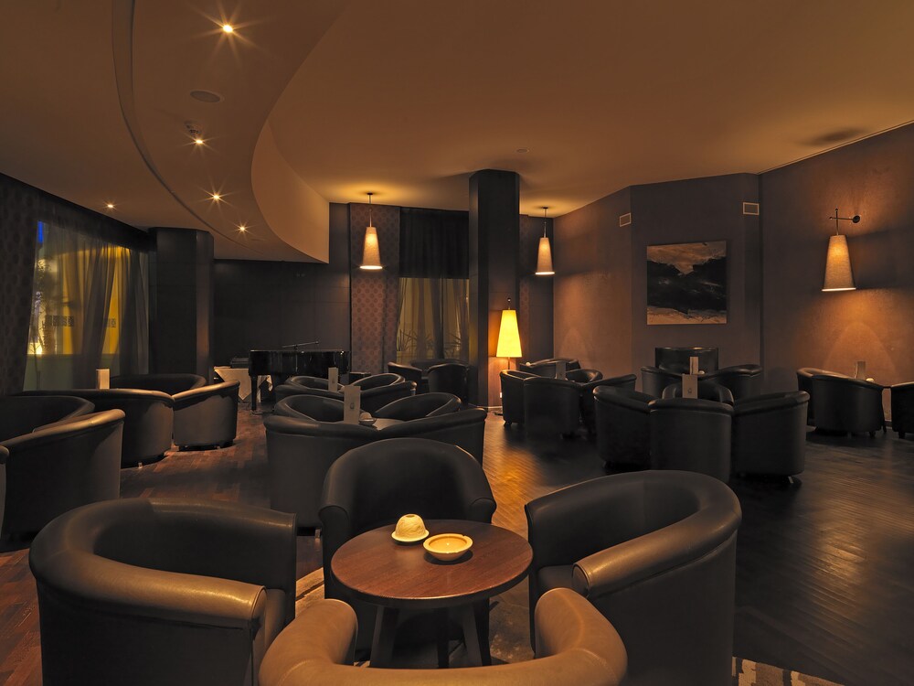 Hotel Bar