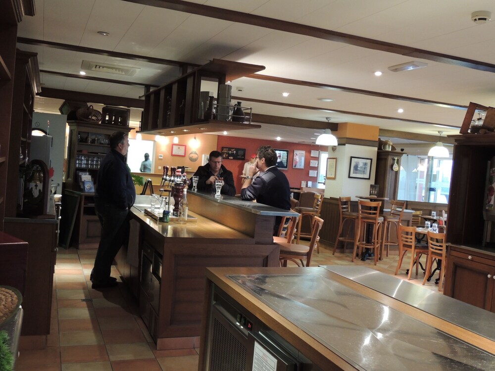 Hotel Bar