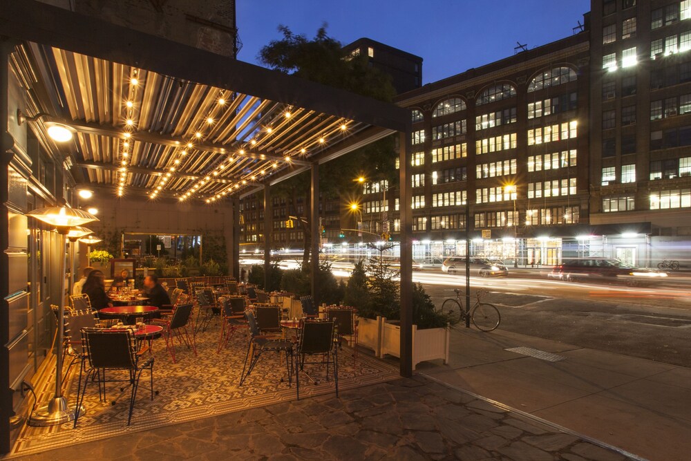 Hotel Bar