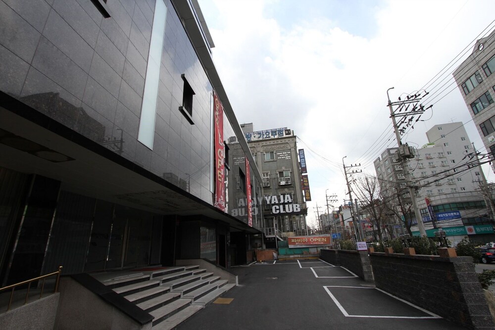 Hotel Front