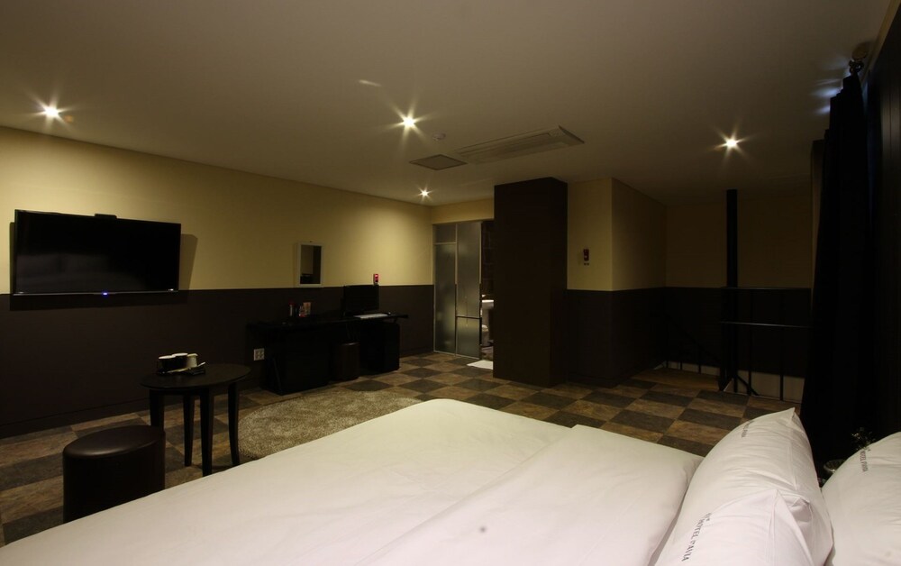 Guestroom